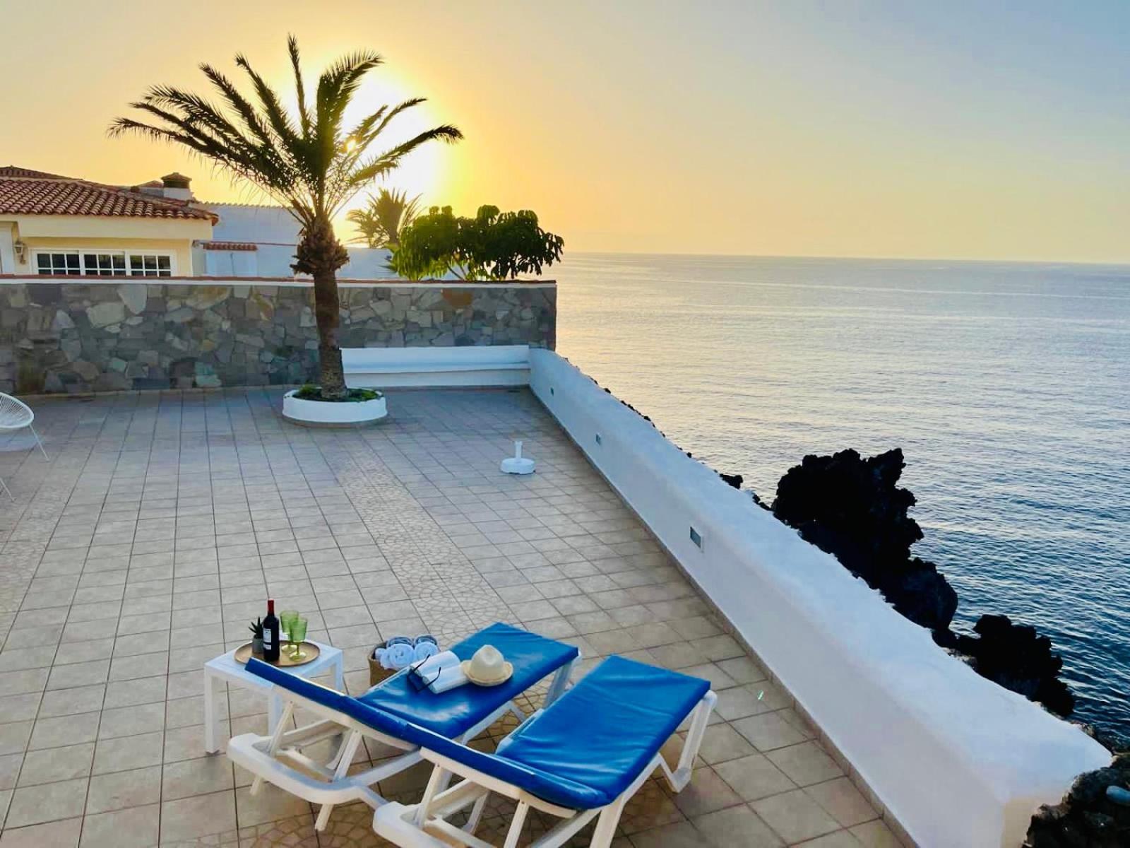Beachfront Villa And Pool Puerto de Santiago  Εξωτερικό φωτογραφία